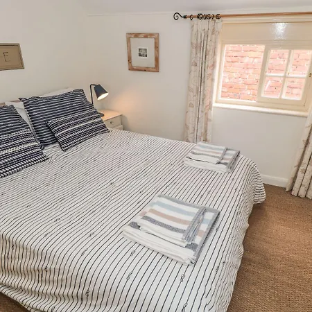 بيت للعطل Sailing By