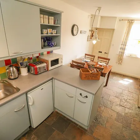 بيت للعطل Sailing By