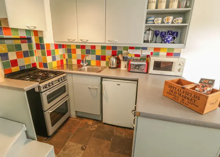 Sailing By * ウィットビー